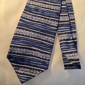 Dockers Khakis Blue and Gray Patterned Silk 57.5" Silk Necktie Tie
